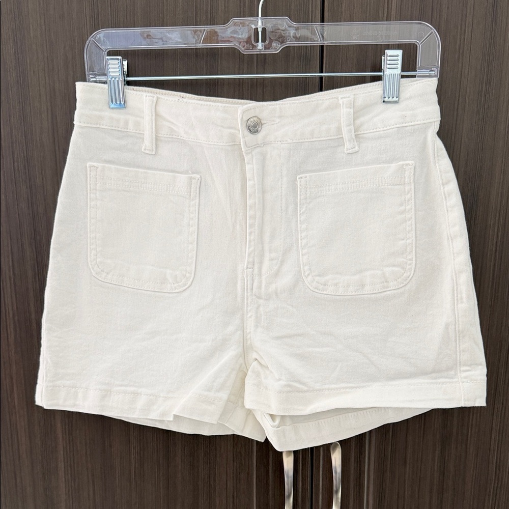 High‎ Waist Cream Women's Shorts